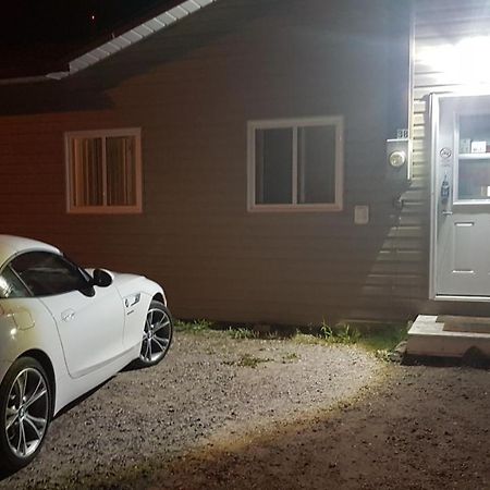 Preferred Rooms By Crestview Guest House Chapleau Екстер'єр фото