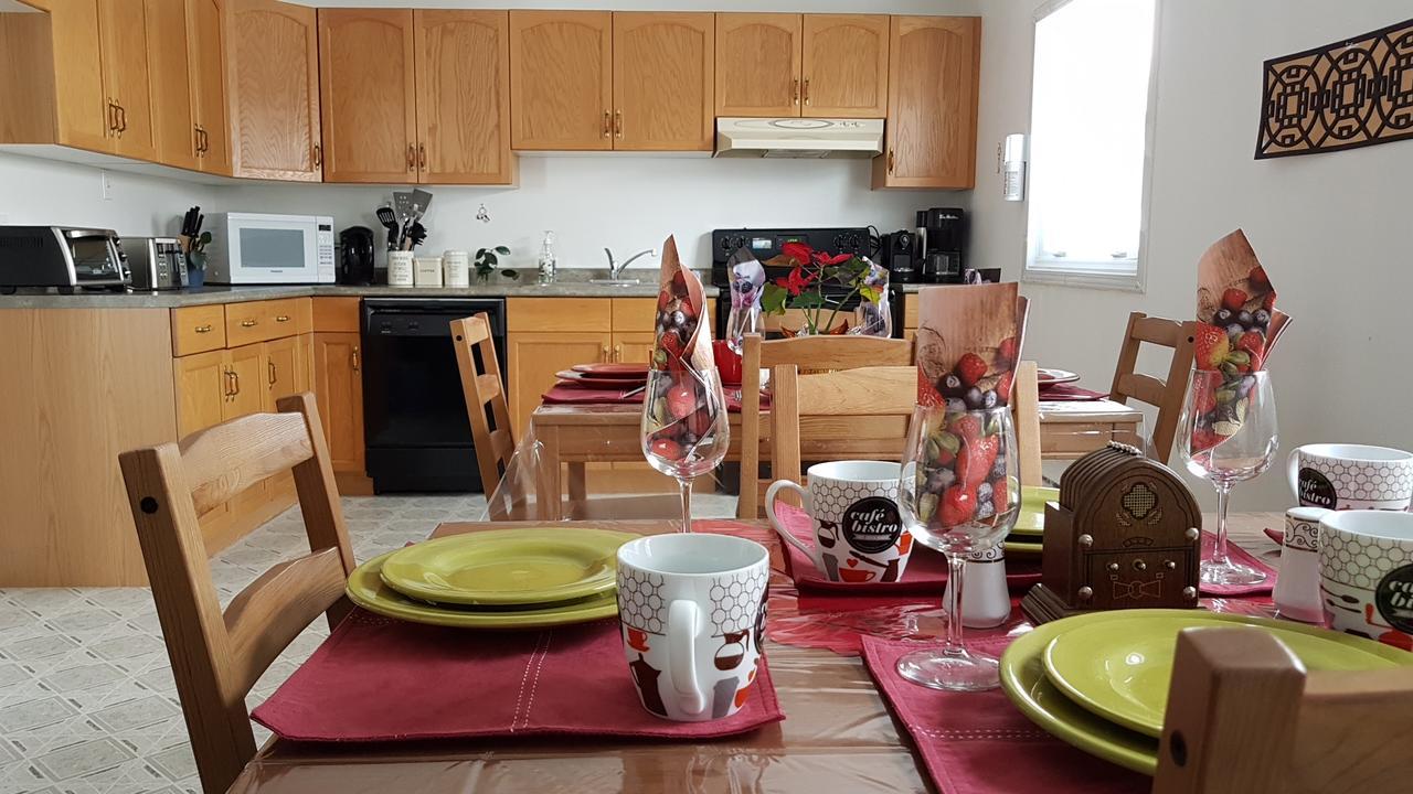 Preferred Rooms By Crestview Guest House Chapleau Екстер'єр фото